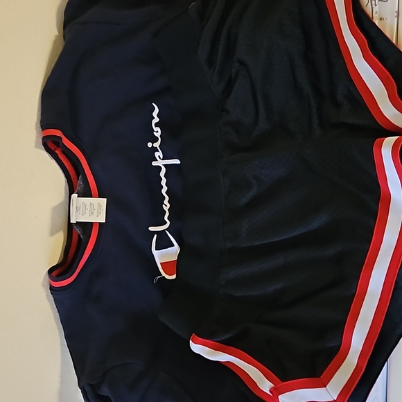 Champion crop terry top with matching shorts - Picture 3 of 3